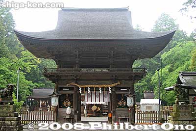 Two-story Romon Gate, Important Cultural Property. 楼門
Keywords: shiga yasu mikami jinja shinto shrine gate
