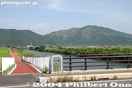 Cycling and pedestrian path in Notogawa, Higashi-Omi.
Keywords: shiga prefecture notogawa higashiomi water wheel