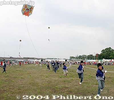 Mini kite flying contest
Keywords: shiga yokaichi giant kite festival 滋賀県　八日市　大凧祭り