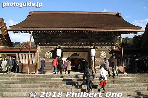 Gate to the Izumo Taisha Honden, the god's residence.
Keywords: shimane Izumo Taisha Shrine
