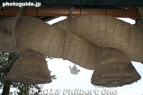 Rear side of the giant shimenawa straw rope.
Keywords: shimane Izumo Taisha Shrine