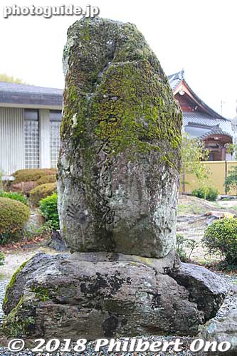 Sumo wrestler monument for Raiden Tameemon (雷電為右衛門).
Keywords: shimane matsue Gesshoji Temple