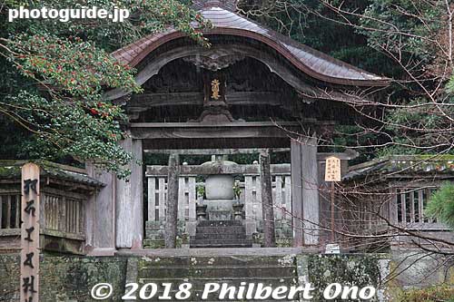 Tomb of Matsudaira Harusato (Fumai), seventh lord of the Matsudaira clan.
Keywords: shimane matsue Gesshoji Temple