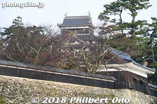 The main castle tower can also be seen.
Keywords: shimane matsue castle national treasure