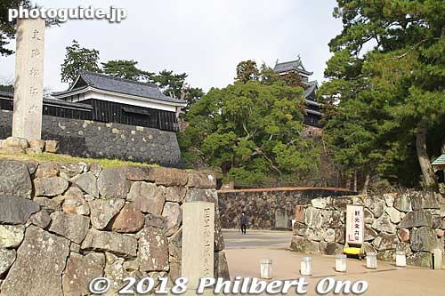 Entrance to Matsue Castle near Otemon Gate.
Keywords: shimane Matsue Castle