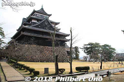 Side view of Matsue Castle toward the rear.
Keywords: shimane Matsue Castle National Treasure