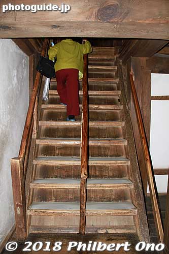 Up the stairs.
Keywords: shimane Matsue Castle National Treasure