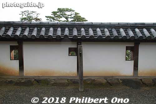 Openings in the castle wall to shoot weapons.
Keywords: shimane Matsue Castle