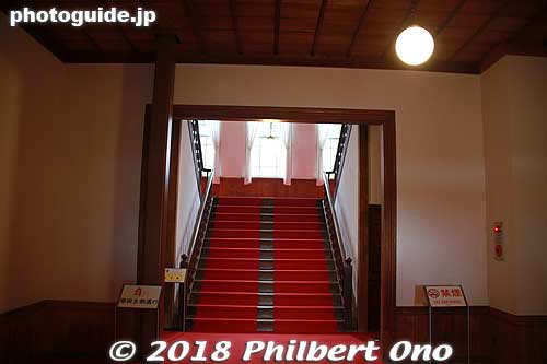 Stairs to the upper floor.
Keywords: shimane Matsue Castle kounkaku guesthouse