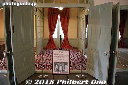 The lodging quarters for Crown Prince Yoshihito had only three rooms. Entrance room in the middle.
Keywords: shimane Matsue Castle kounkaku guesthouse