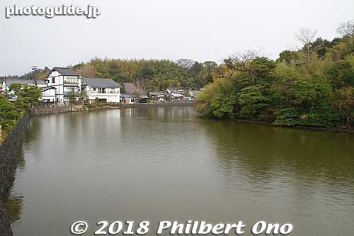 Uchibori Moat behind Matsue Castle. This is near the Lafcadio Hearn Museum and home.
Keywords: shimane Matsue Castle