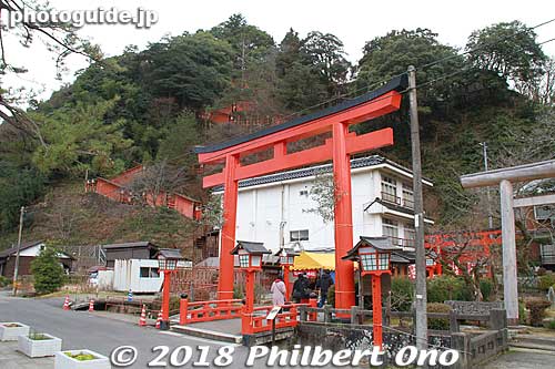 Entrance to Taikodani Inari Jinja Shrine.
Keywords: shimane tsuwano Taikodani Inari Jinja Shrine