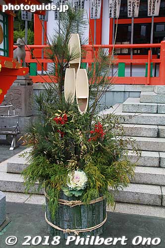 Since it was New Year's 2018, a kadomatsu decorated the Haiden.
Keywords: shimane tsuwano Taikodani Inari Jinja Shrine