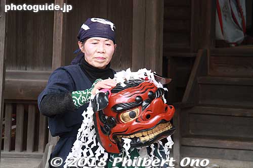 Lion dancer was at Yasaka Jinja for New Year's.
Keywords: shimane tsuwano Taikodani Inari Jinja Shrine