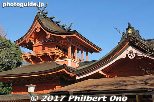 The high structure is the main shrine (Honden) standing 13 meters high. Built in 1604 by Tokugawa Ieyasu. In the distinctive sengen-zukuri style.
Keywords: shizuoka Fujinomiya Fujisan Hongu Sengen Taisha Shrine shinto japanshrine