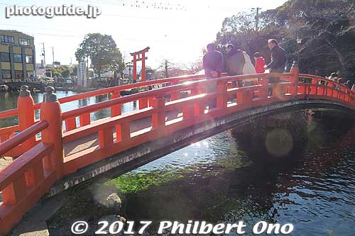 Bridge over Wakutama-ike Pond
Keywords: shizuoka Fujinomiya Fujisan Hongu Sengen Taisha Shrine shinto