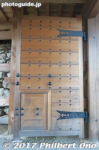 Castle Gate door.
Keywords: shizuoka Hamamatsu Castle