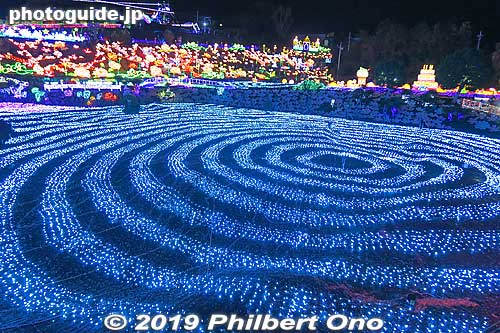 The light patterns on the ground are animated.
Keywords: shizuoka ito Izu Granpal Amusement Park Illumination lights