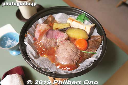 Dinner at Seizan Yamato included deer meat.
Keywords: shizuoka ito onsen hot spring