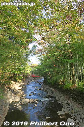 View from Kaede Bridge.
Keywords: shizuoka izu shuzenji onsen hot spring
