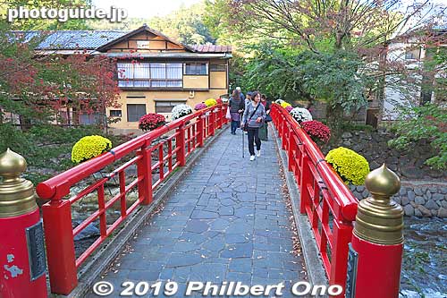 After the Bamboo forest is Katsura Bridge in Shuzenji Onsen. Cross this bridge to make your wish come true, especially if you want children.
Keywords: shizuoka izu shuzenji onsen hot spring