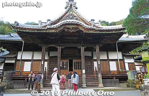 Shuzenji Temple's Hondo main hall. 修禅寺
Keywords: shizuoka izu shuzenji onsen hot spring