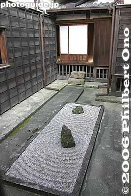 Rock garden inside the palace
Keywords: shizuoka prefecture kakegawa castle yamauchi kazutoyo