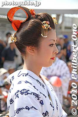 As you can see, there are variations in the hairstyle and adornments of Shimada-ryu.
Keywords: shizuoka shimada shimada-ryu geisha hairstyle women dancers festival matsuri9