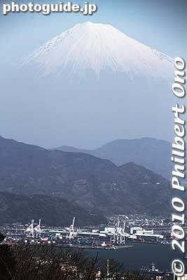 Mt. Fuji as seen from Nihondaira.
Keywords: shizuoka nihondaira japanmt mtfuji