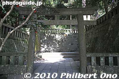 Approach to Ieyasu's tomb
Keywords: shizuoka nihondaira kunozan toshogu shrine 