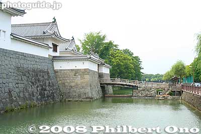Higashi Gomon Gate and bridge
Keywords: shizuoka sumpu sunpu castle moat stone wall turret tower