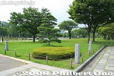Higashi Gomon Grassy Lawn
Keywords: shizuoka sumpu sunpu castle park