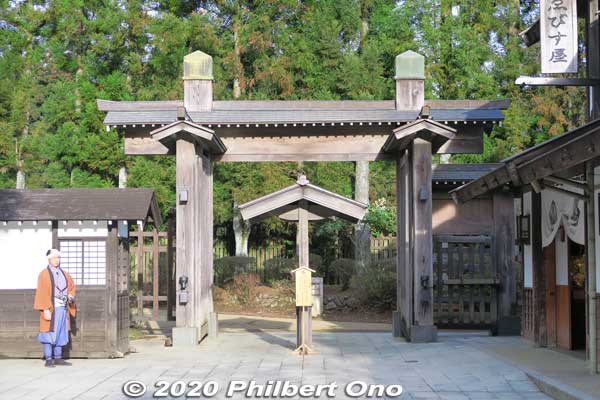 The park has many samurai elements and costumed people wearing topknots or geisha hairstyles. The park is quite big with many attractions (theaters and hands-on activities), full-scale traditional buildings, gift shops, and eateries. 
This is the Sekisho Gate where they checked everyone entering and leaving the town during  the samurai days. 関所
Keywords: tochigi Edo Wonderland Nikko Edomura
