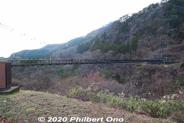 Kinutateiwa Bridge goes over Kinugawa River. There's a riverside walking path to a few sights like small waterfalls and scenic points.
Keywords: tochigi nikko Kinugawa Onsen River