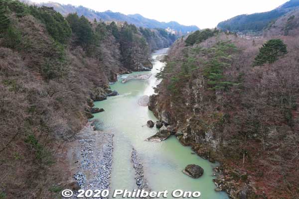 Kinugawa River as seen from Kinutateiwa Bridge.
Keywords: tochigi nikko Kinugawa Onsen River