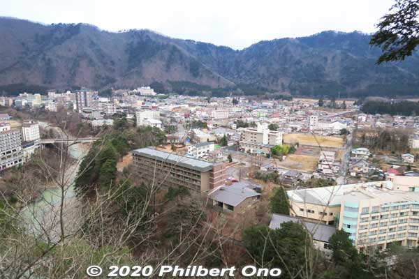 From Tateiwa Scenic Point, fine views of Kinugawa Onsen spa (uprstream). 楯岩展望台
Keywords: tochigi nikko Kinugawa Onsen