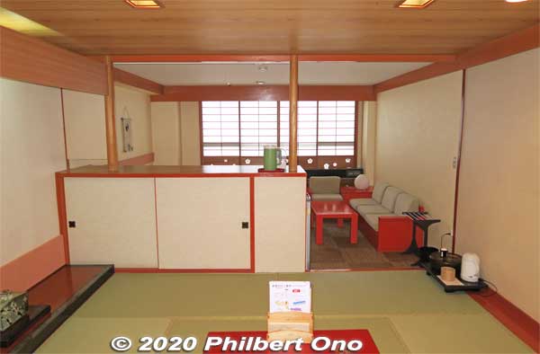 Window-side of the room had twin beds.
Keywords: tochigi nikko Kinugawa Onsen Park Hotels