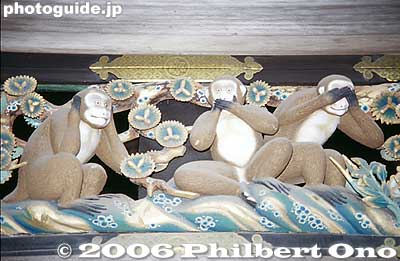 Hear, speak, and see no evil
Wood carving on the horse stable
Keywords: tochigi nikko world heritage site toshogu shrine