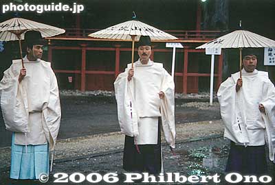 Priests on a rainy day.
Keywords: tochigi nikko toshogu shrine spring festival japanpriest
