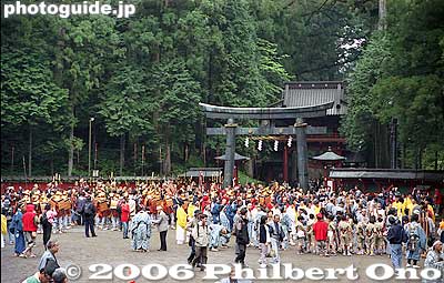 Grounds of Futarasan Shrine, the starting point of the "1,000-Person Procession." 千人行列
Keywords: tochigi nikko toshogu shrine spring festival