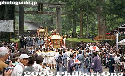 Mikoshi passing through Ichino-torii
Keywords: tochigi nikko toshogu shrine spring festival