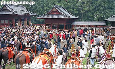 12 noon: Otabisho resting place. They arrive and have lunch. The three mikoshi are stored in the building on the upper left. 御旅所
御旅所
Keywords: tochigi nikko toshogu shrine spring festival