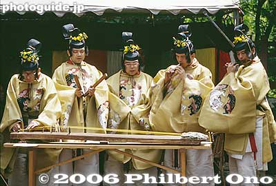 Azuma-asobi no Mai Dance musicians
Keywords: tochigi nikko toshogu shrine spring festival