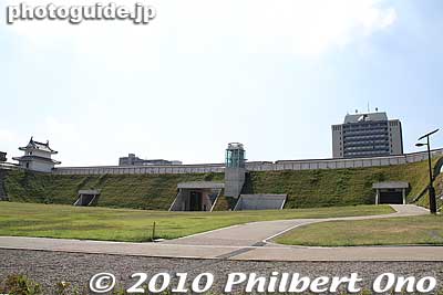 Park area of Utsunomiya Castle. This is behind the moat. The view on the moat side is more impressive. The wall looks higher.
Keywords: tochigi Utsunomiya castle 