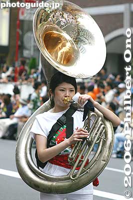 Tuba player
Keywords: tokyo taito-ku ward asakusa samba festival matsuri sexy woman women
