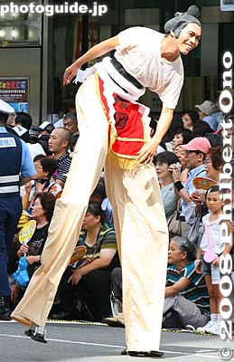 Sumo wrestler on stilts
Keywords: tokyo taito-ku ward asakusa samba festival matsuri