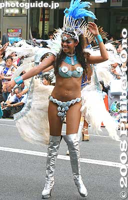 Keywords: tokyo taito-ku ward asakusa samba festival matsuri sexy woman women girls dancers