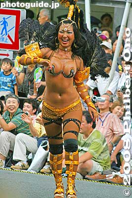 Yuka-chan, A.B.S.UNIDOS DO URBANA based in Nagoya at Asakusa Samba 2008.
Keywords: tokyo taito-ku ward asakusa samba carnival festival matsuri sexy woman women girls dancers