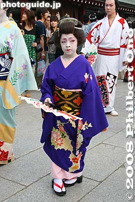 Asakusa Sanja Matsuri
Keywords: tokyo taito-ku asakusa sanja matsuri festival portable shrine mikoshi geisha kimono japanchild