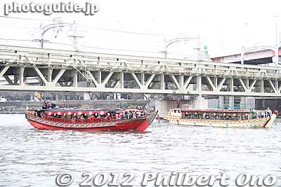 Spectator boats.
Keywords: tokyo taito-ku asakusa sensoji sanja matsuri festival boat procession sumida river